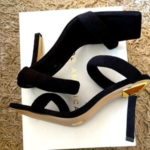 Good American Terry Cloth heel, size 10